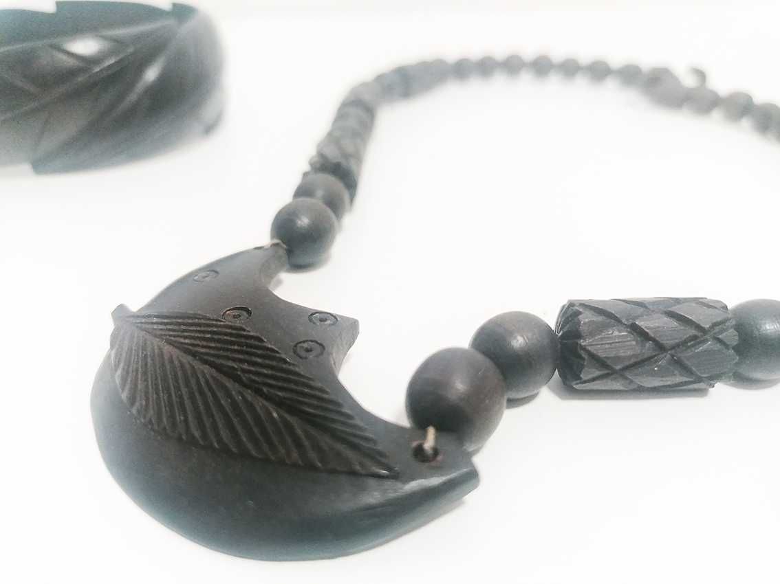 Conjunto Colar e Pulseira de Pau Preto