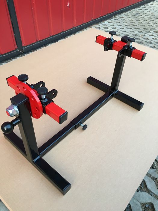 Stojak serwisowy silnika