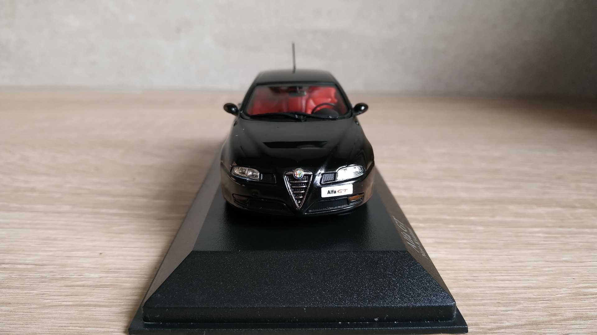 Alfa Romeo GT 2003 (Minichamps) 1/43 1:43