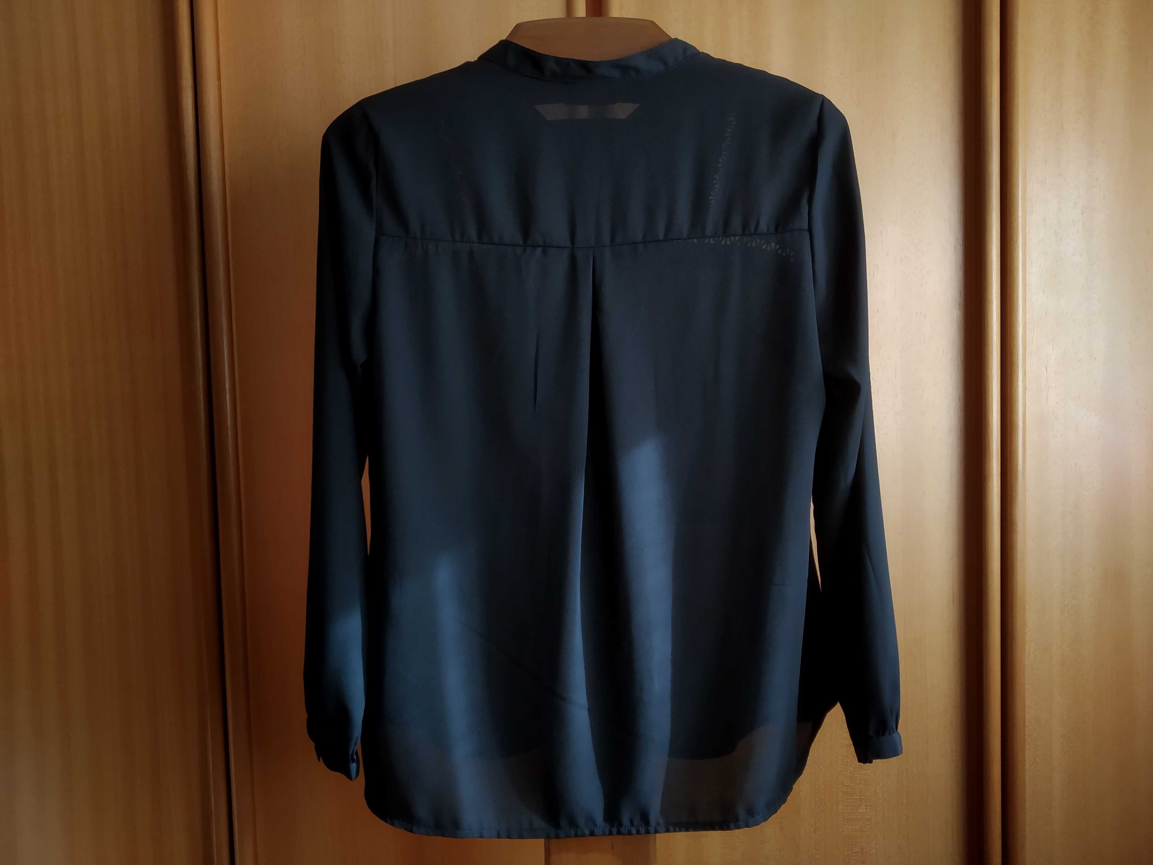 (NOVA, PORTES GRÁTIS) Blusa Preta de Mulher c/ Bordados (Tam. 44)