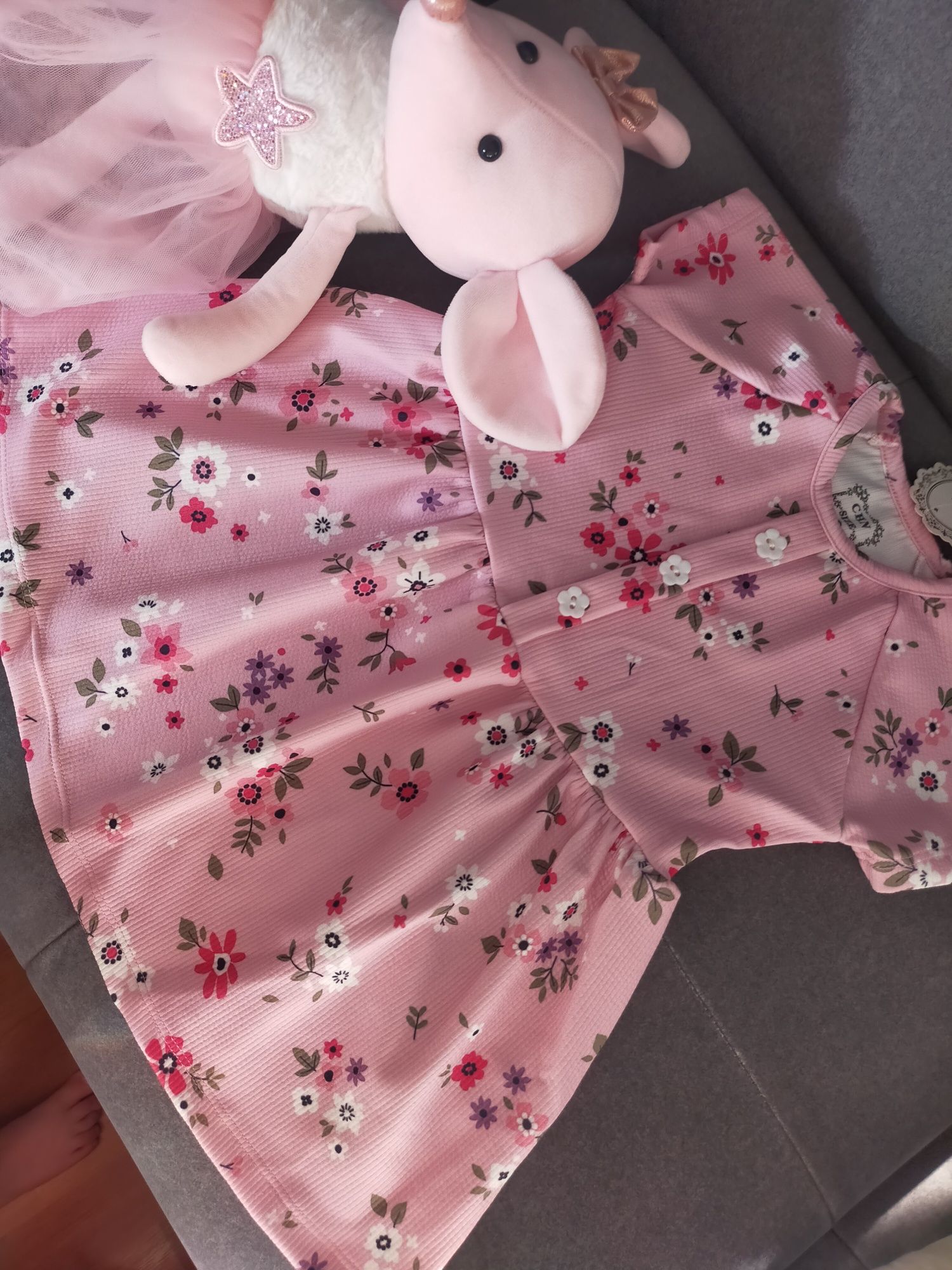 2 komplety ubranek dla dziewczynki rozmiar 92