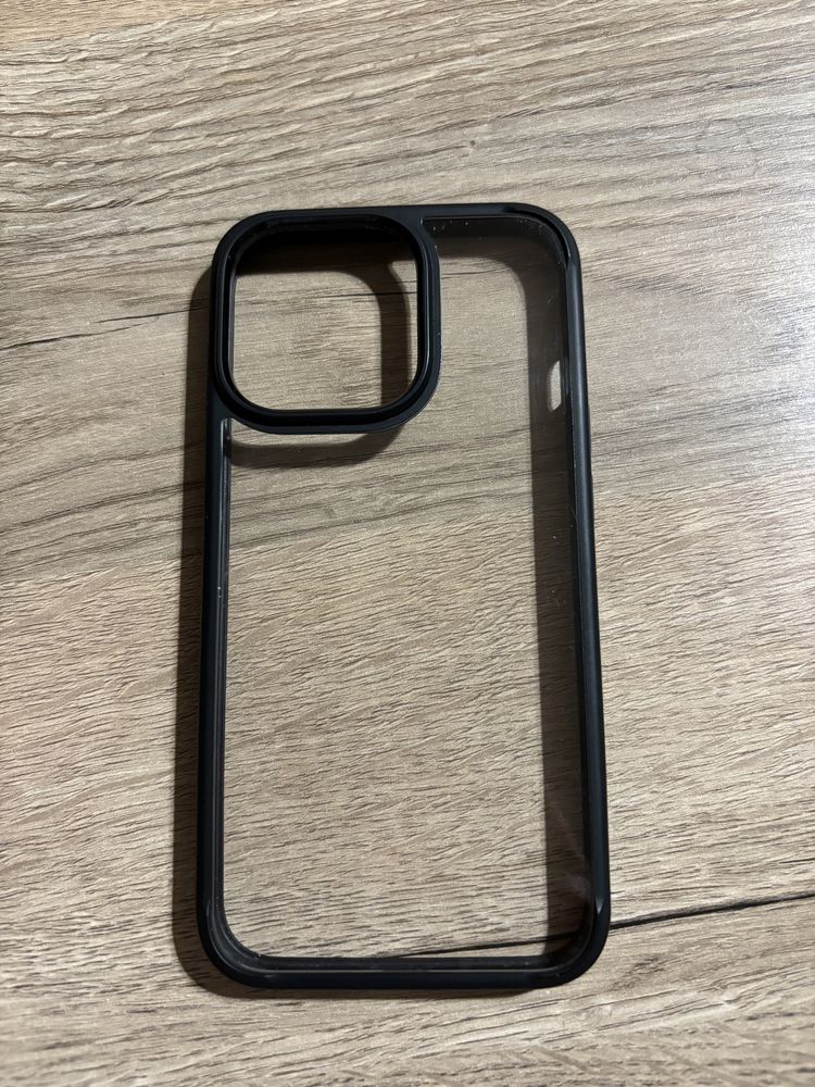 Etui iphone 13 pro spigen ultra hybrid