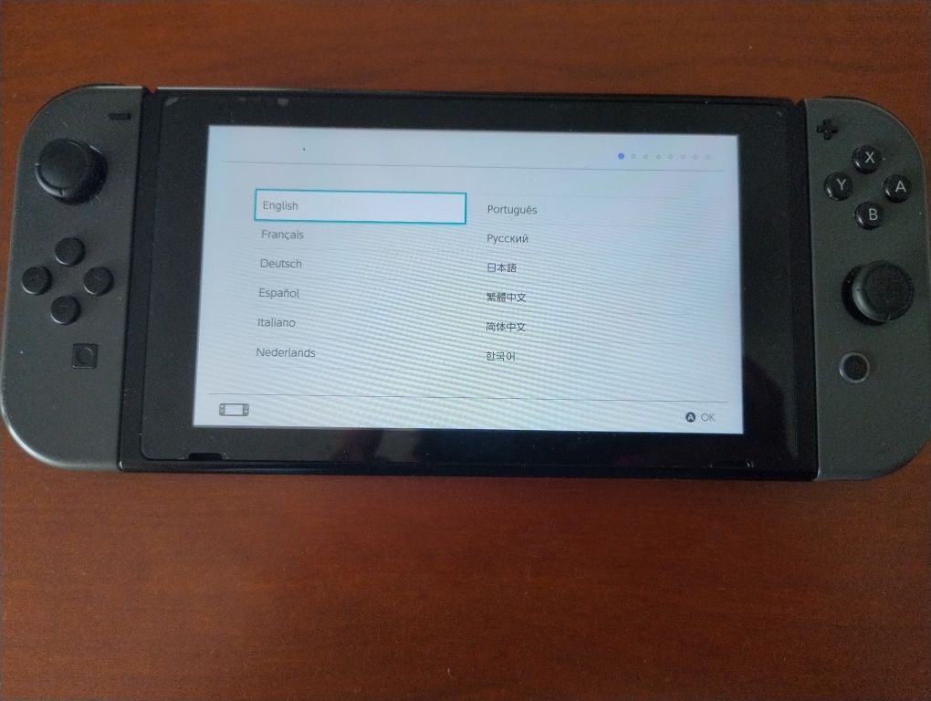 Nintendo Switch V2 + cartão SD