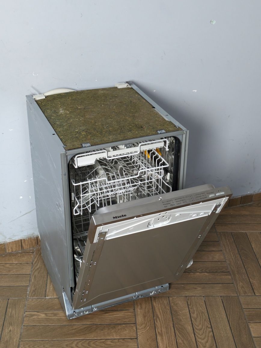 Посудомийна машина Miele G 1162 Повнавбудова 45 см