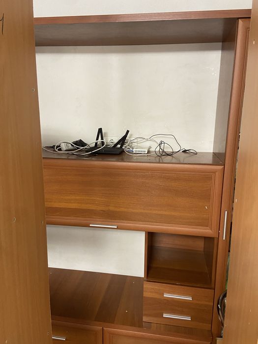 Продам шкаф в вітальню