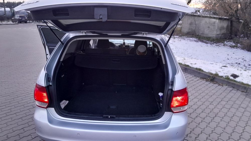 Автомобіль Volkswagen GOLF 1.6 MPI