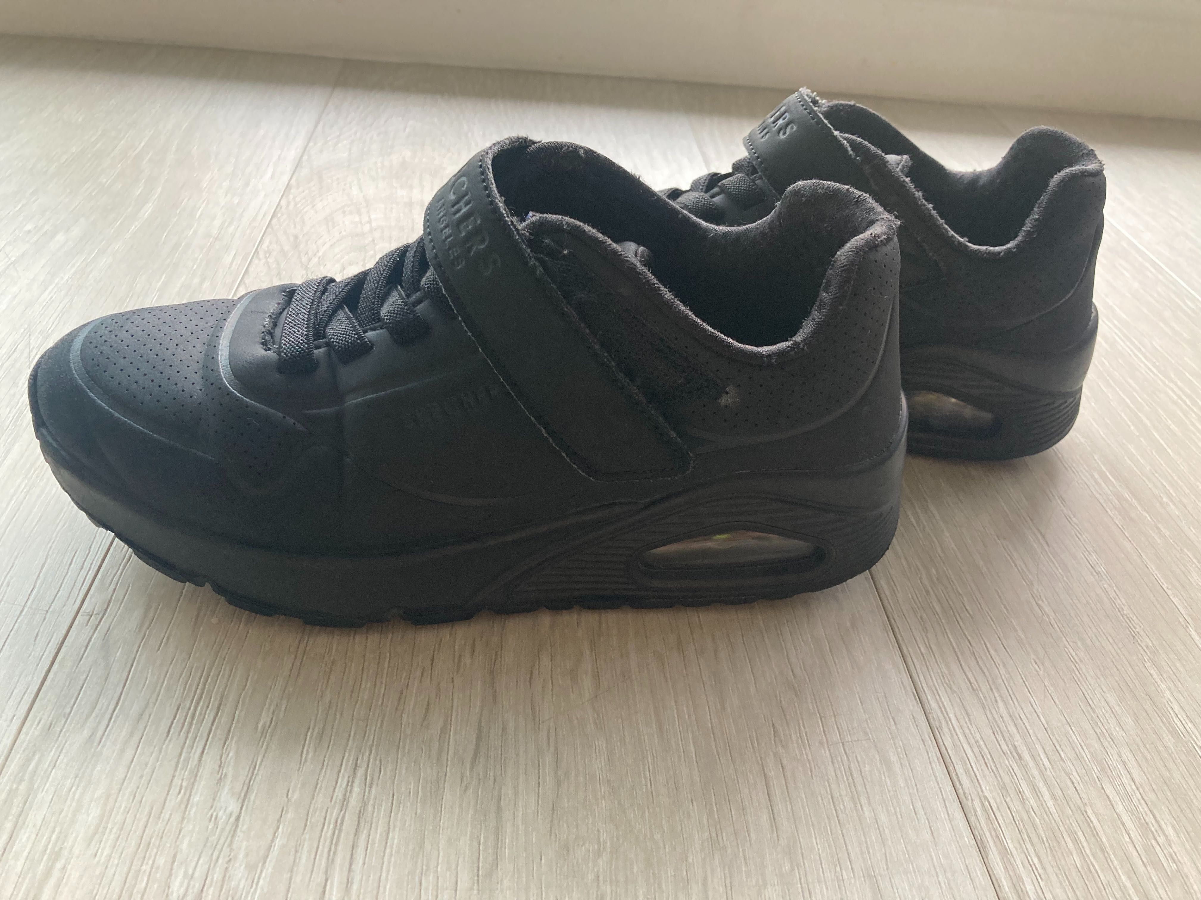 Buty chłopięce Skechers rozm 33,5