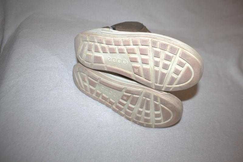 Чоботи фірми Ессо 36 розміру за устілкою 23 см.