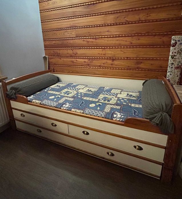 Łóżko drewniane solidne, materac, stelaż i szuflady 200 x 90