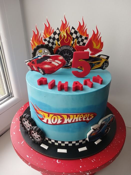 Торти на замовлення