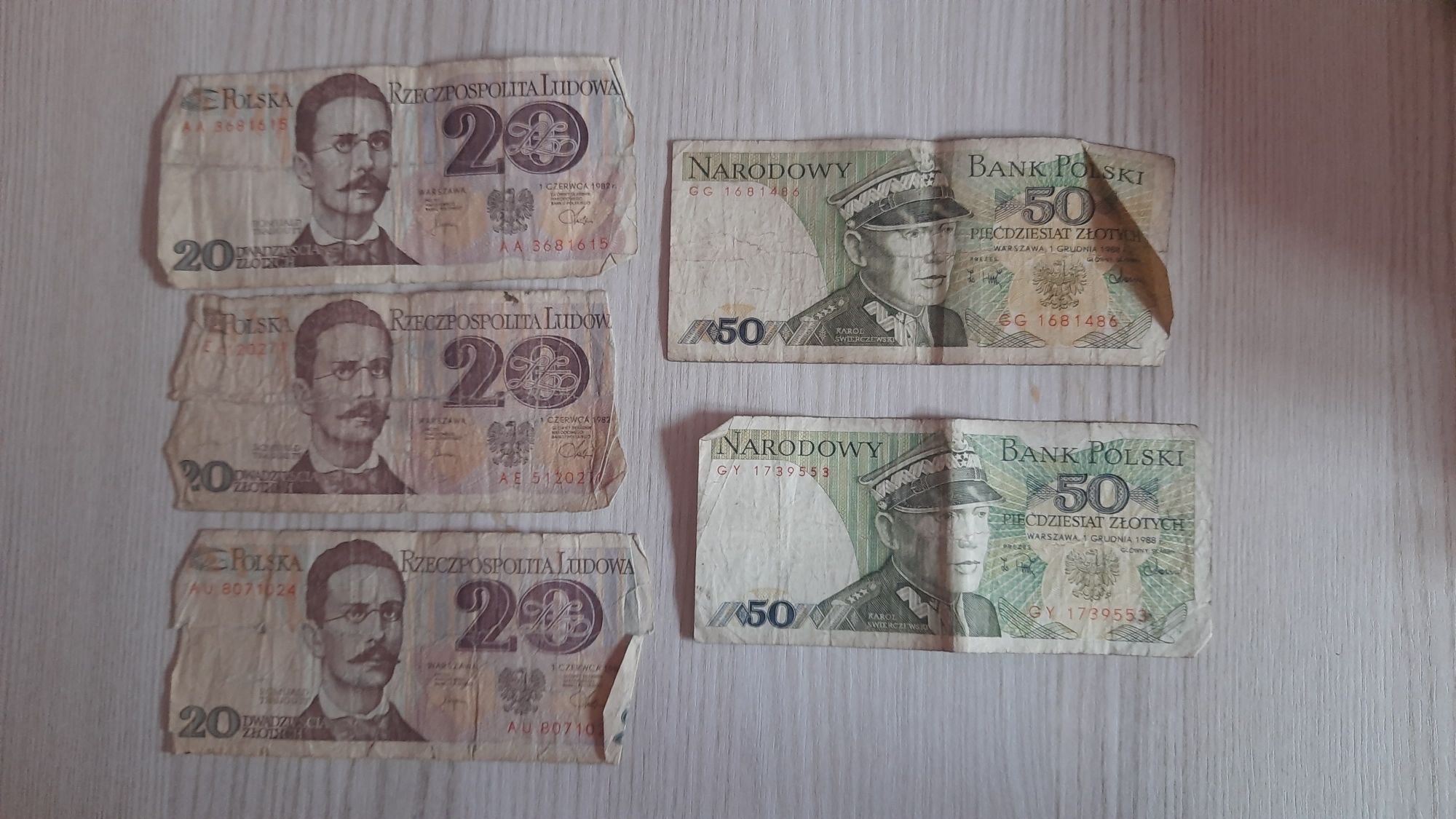 Zestaw banknotów z PRL rok 1982 i 1988