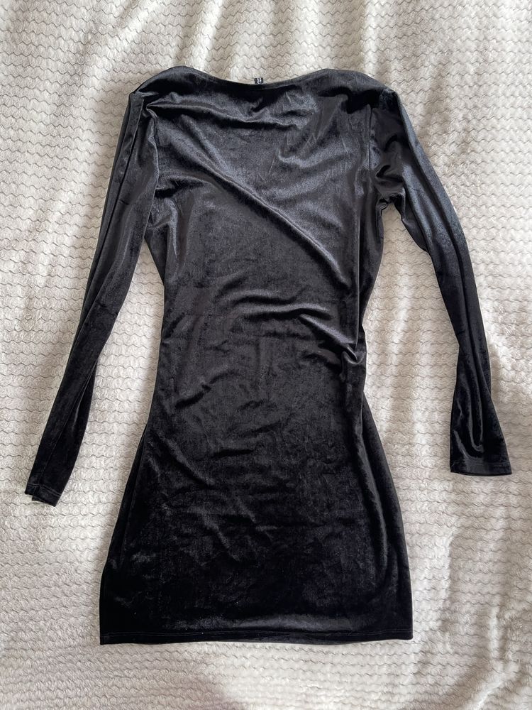 Obcisła czarna sukienka h&m