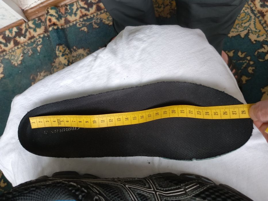 Кроссовки asics,оригинал