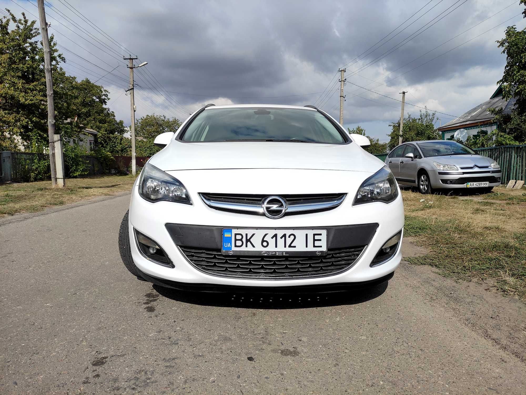 Opel Astra 1.3 Dci 2013 г.в. (Отличное состояние)