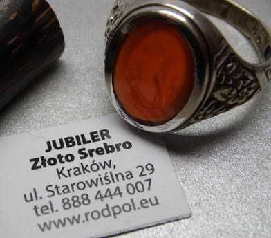 Srebrny sygnet karneol liter J grawer Wiedeń 1921 - 25 r.