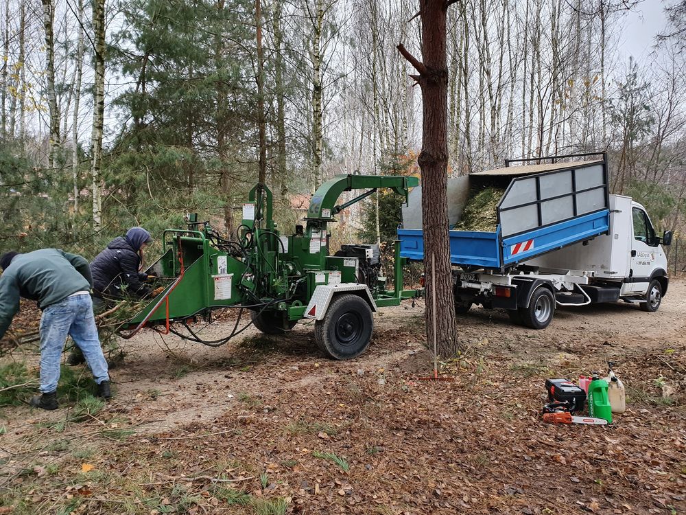 Czyszczenie działek wycinka drzew rębak Najtaniej kompleksowo zwyżka