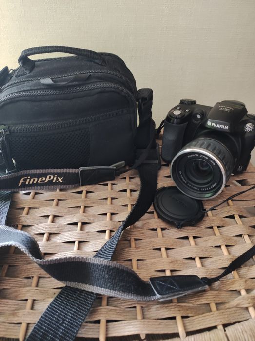 Видеокамера, фотоаппарат цифровой Fujifilm finepix s5600