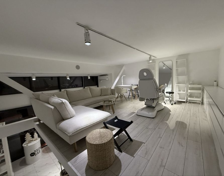 ПЕЧЕРСЬК Фасад Вітрини