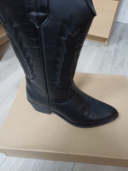 Botas texanas de senhora pretas e bejes em pele