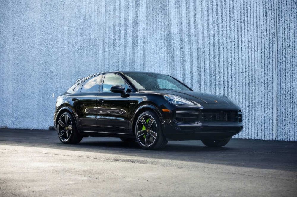 Porsche Cayenne Turbo S      2022