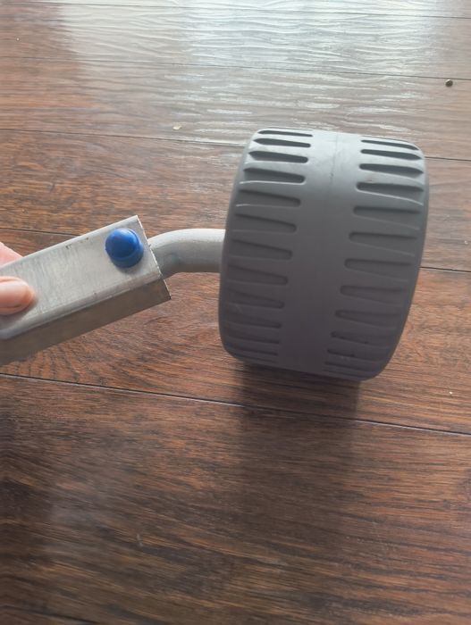 2szt Rolki  boczne ze slupkiem ruchome