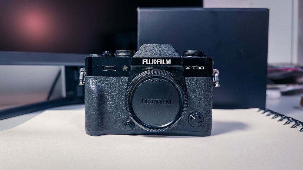Fujifilm XT30 II Body + extra bateria z ładowarką + pasek Smallrig
