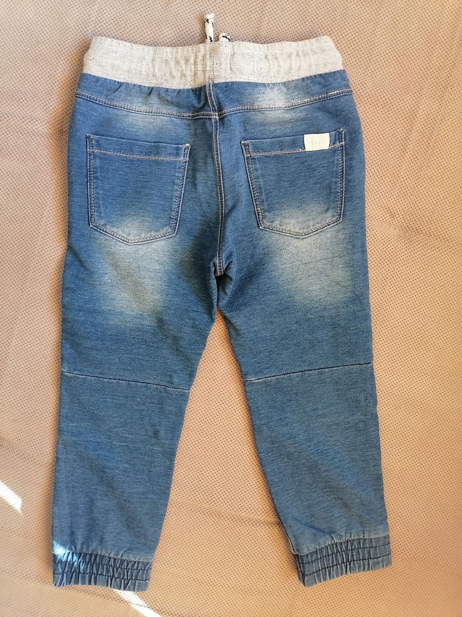 Spodnie dziecięce, jeansowe 104