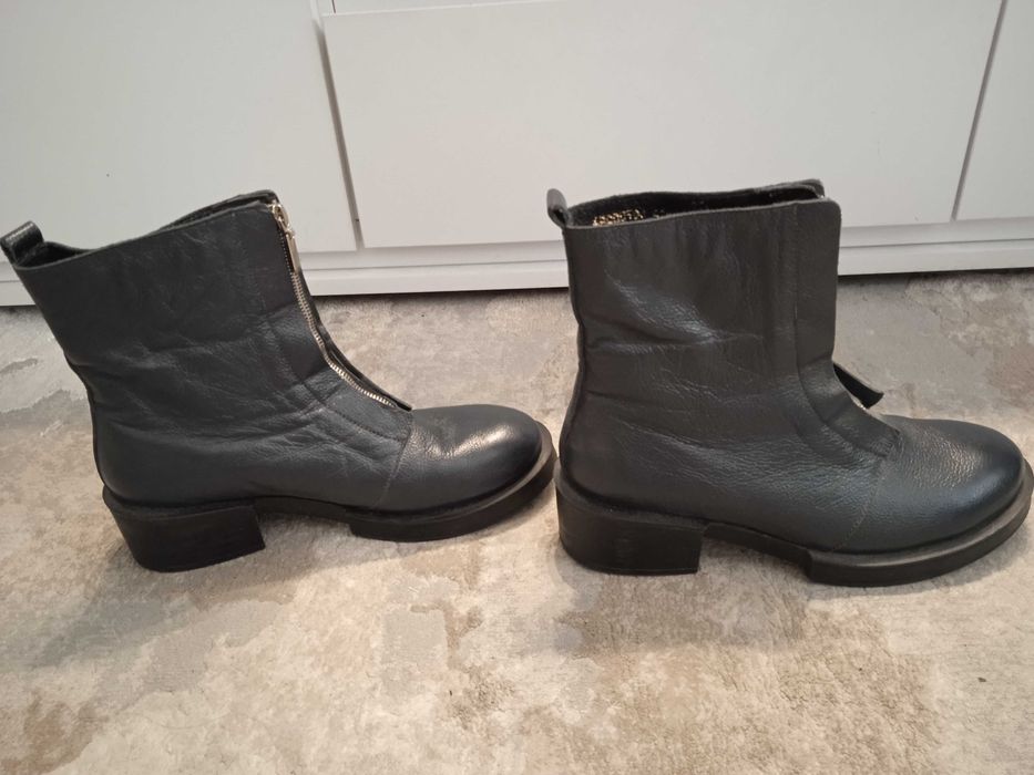 Осенние ботинки 41 размер состояние новых