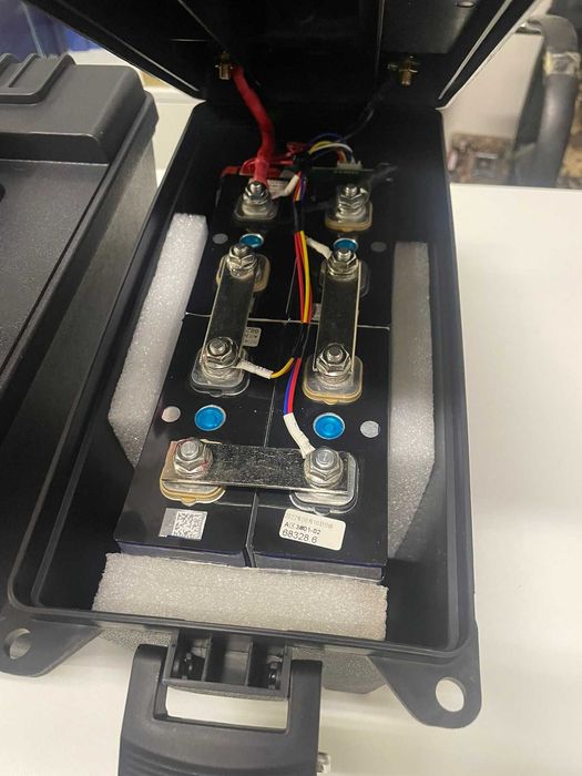 Бокс до акумулятора 40135 33140 Eve TopBand (Li-ion, LiPo, LiFePo4)