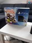 PlayStation 4 Slim 500GB + 2 pady + FIFA