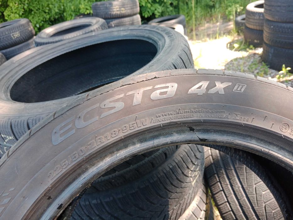Opona używana 225/50R18 Kumho Ecsta 4X II 1szt.