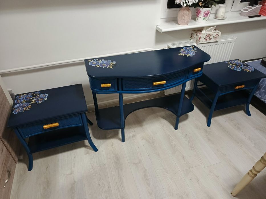 Toaletka drewniana granatowa