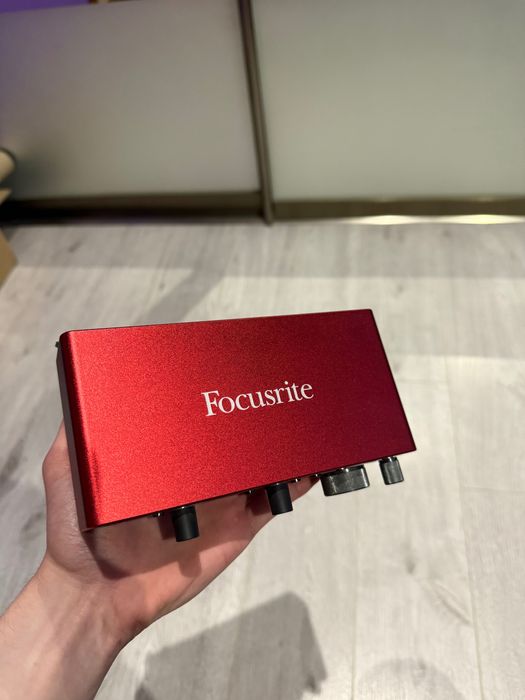 Звукова карта scarlett 2i2 3rd gen