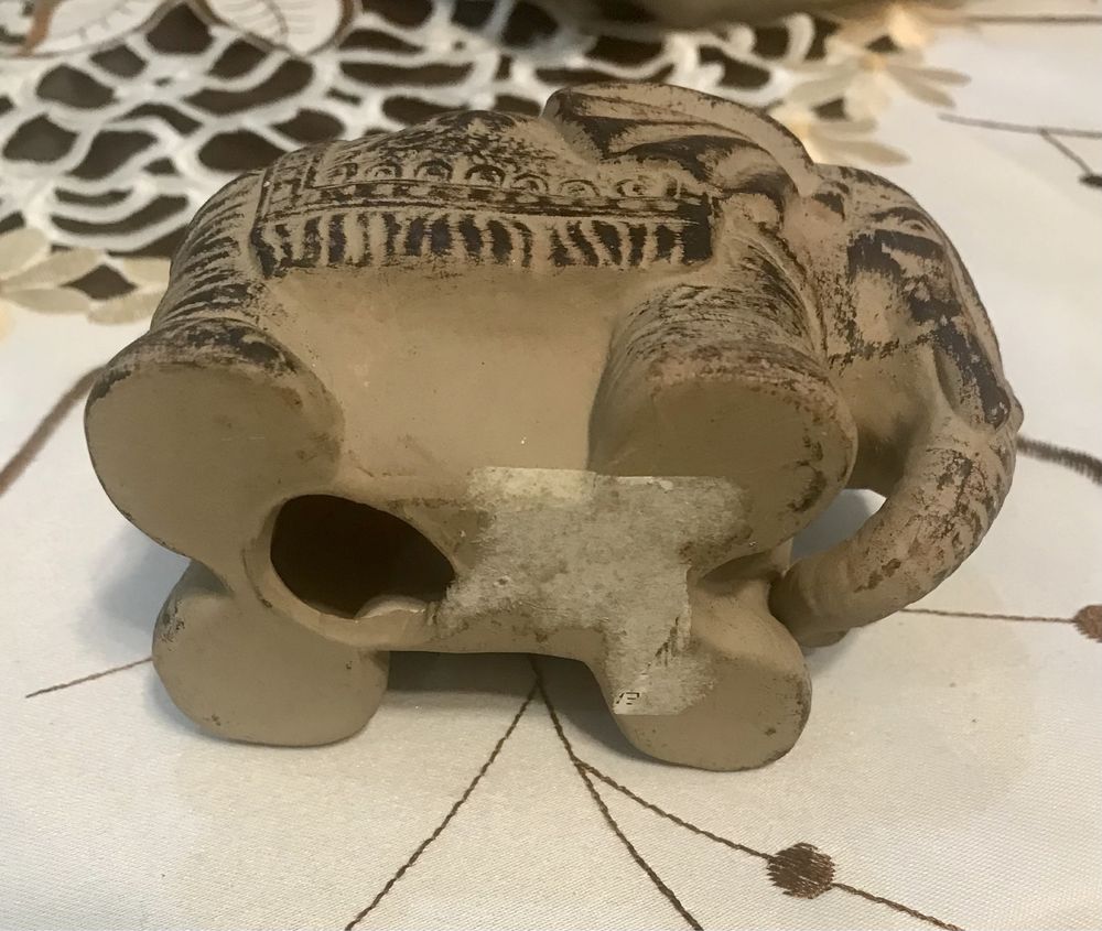 Słoń słonik figurka ozdobny ceramiczny gliniany orientalny