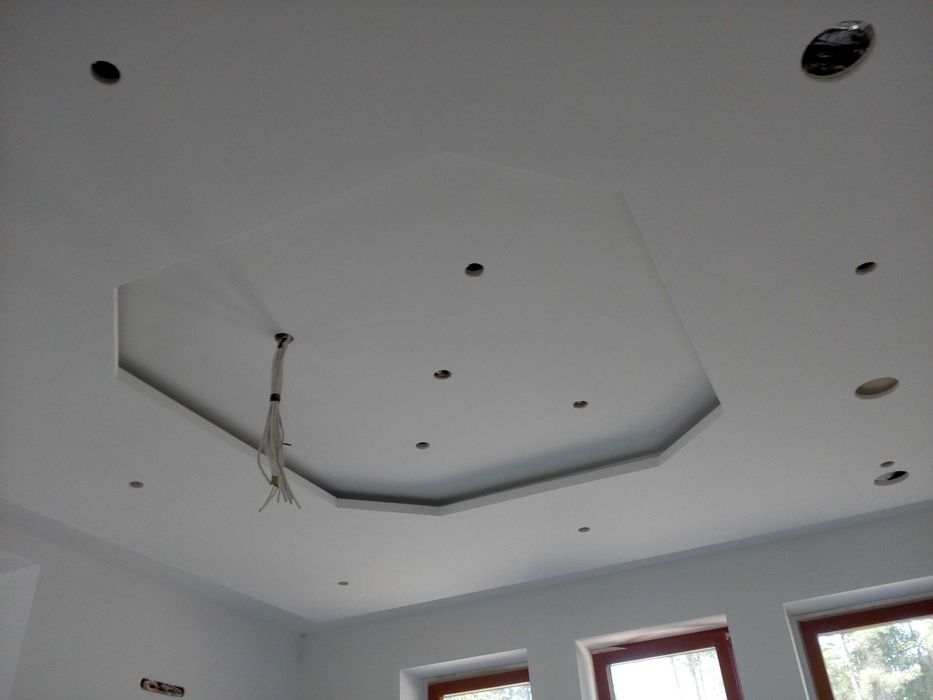 Szpachlowanie, gładzie, cekolowanie, sufity podwieszane, poddasza.