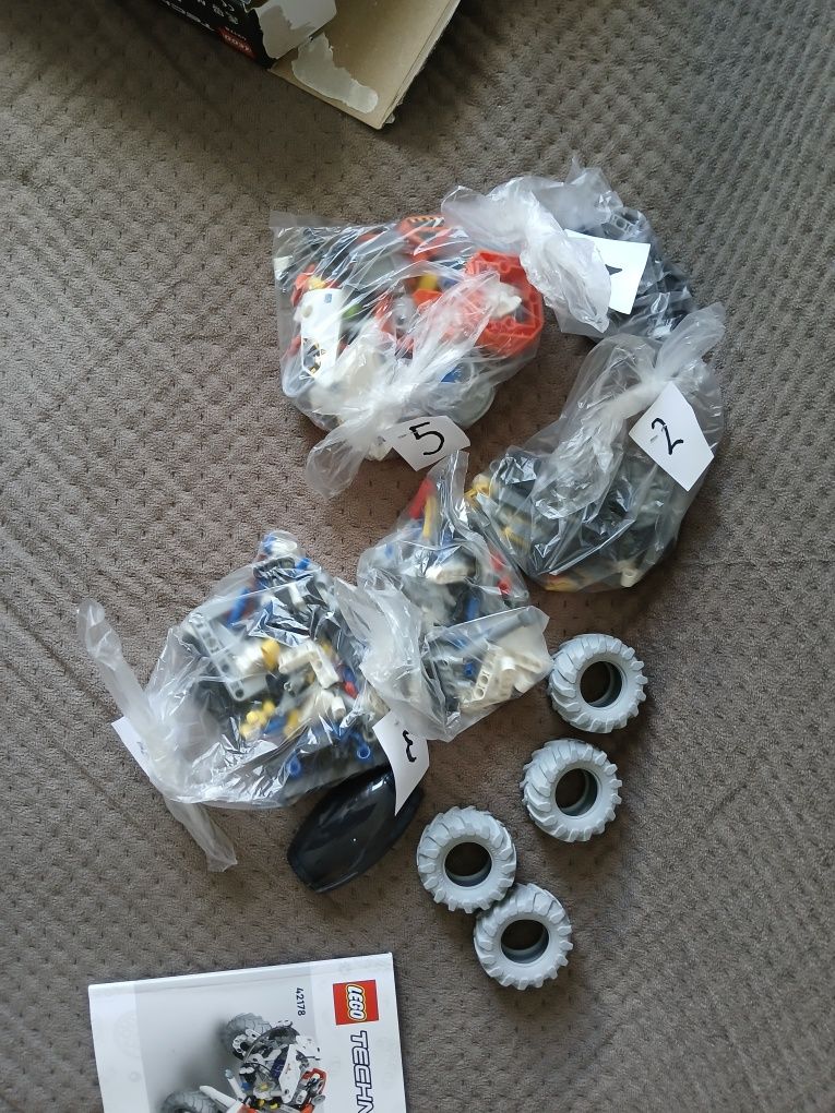 Klocki lego technic 42178 Kosmiczna ładowarka