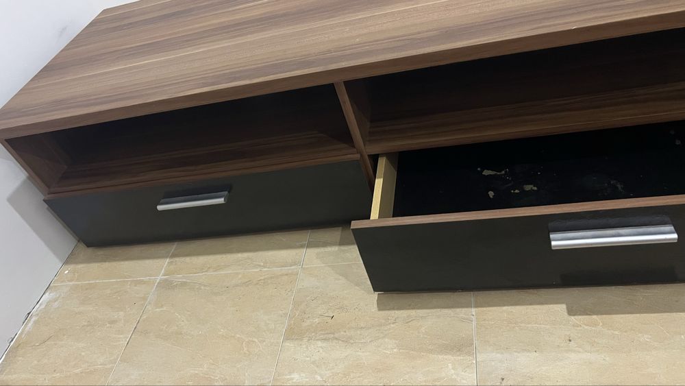 Movel de televisao mais mesa