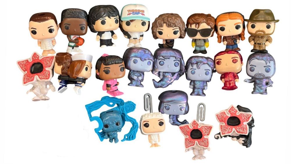 21/24 Kinder joy stranger things кіндер фігурки з колекції дивні дива