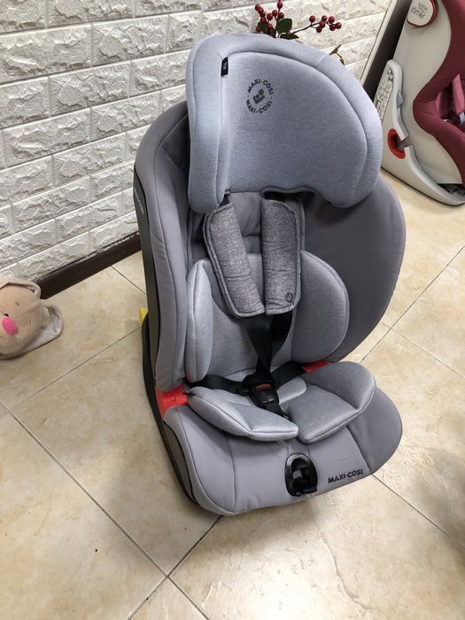 Автокрісло MAXI-COSI Titan  Група 1/2/3 (9-36 кг) максі косі
