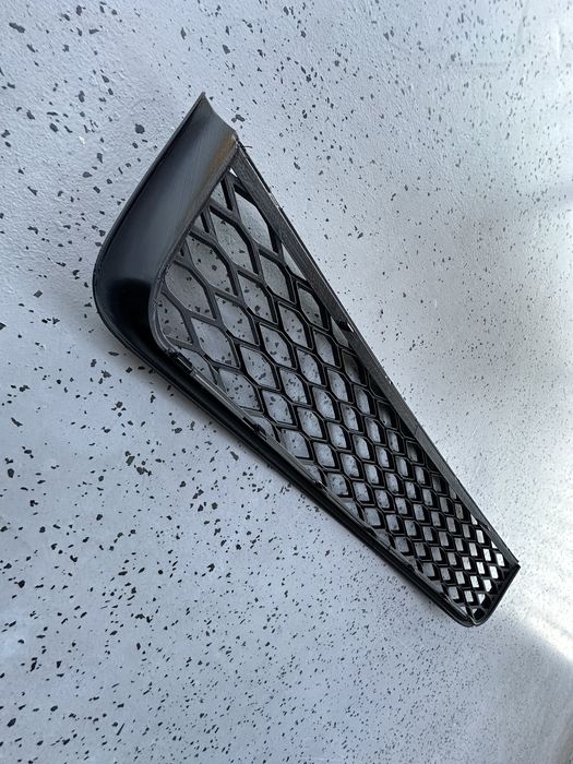 Kratka zderzaka s-line środkowa a4 b6