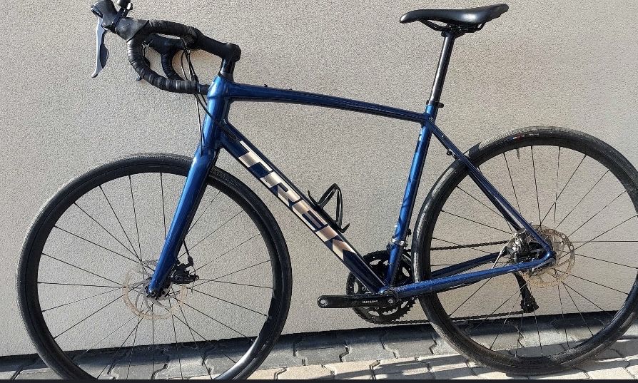 Piekny gravel szosa z 2023 cube trek domane al2 disc