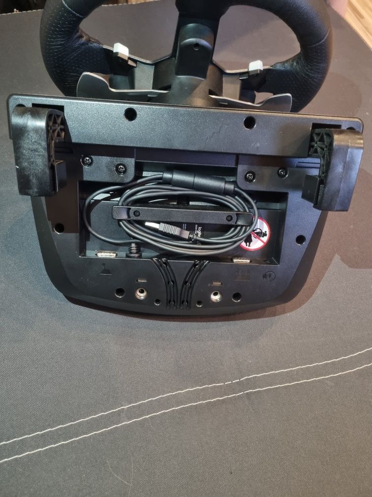 Sprzedam kierownice Logitech G920