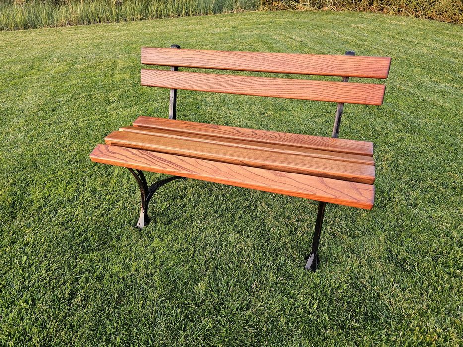 Ławka ogrodowa - odlew aluminiowy i jesion