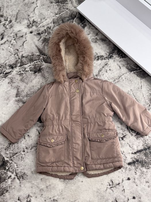 пудрова парка з плюшевою підкладкою для дівчинки від бренду next