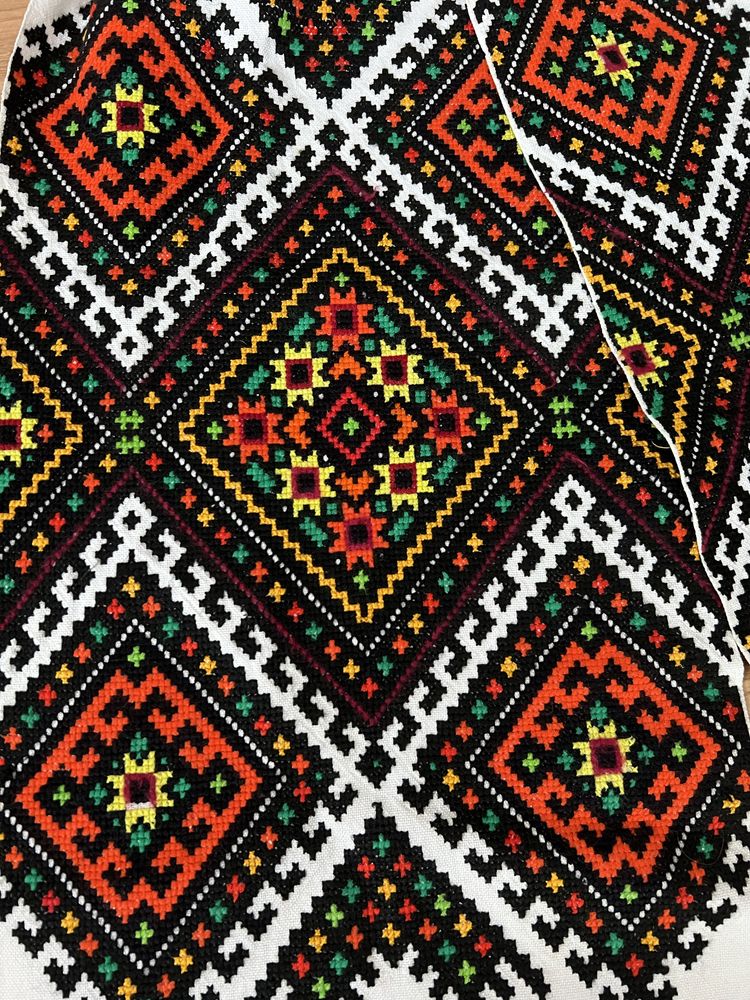 Вишитий рушник на вишиванку
