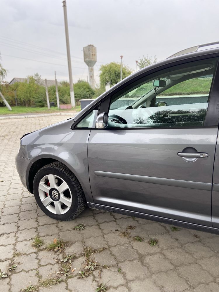 Продам Volkswagen Touran 2005