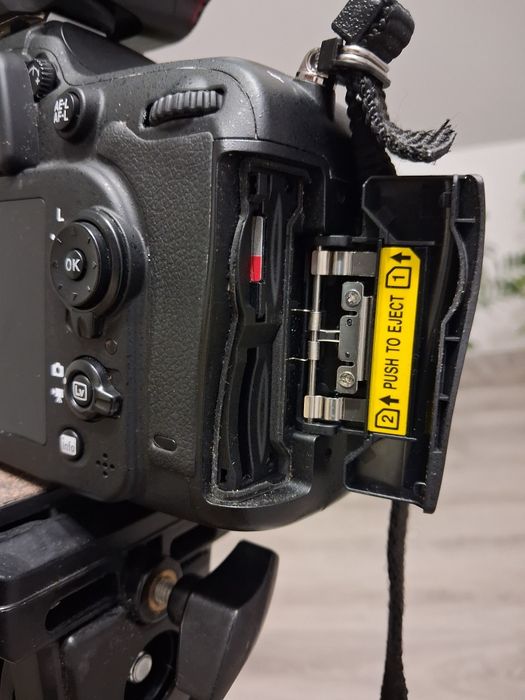 Zestaw Nikon D7200 + Nikkor 35mm f/1.8G +YN685 +statyw/ stan idealny