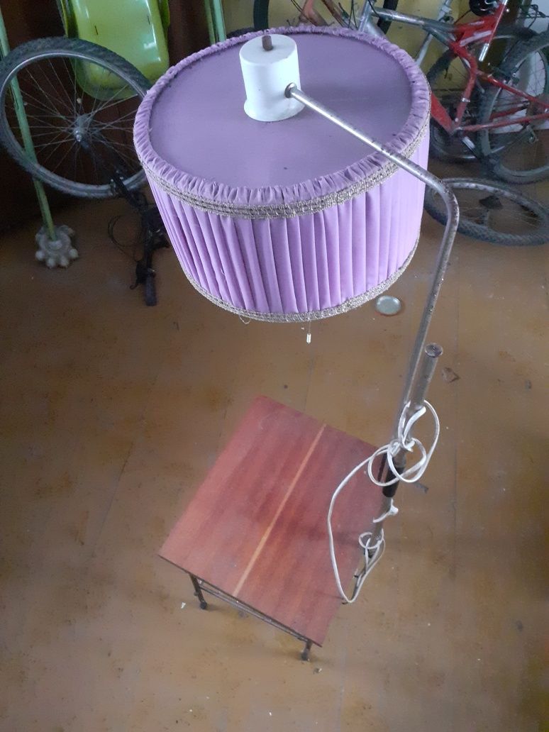 Lampka ze stolikiem z PRL