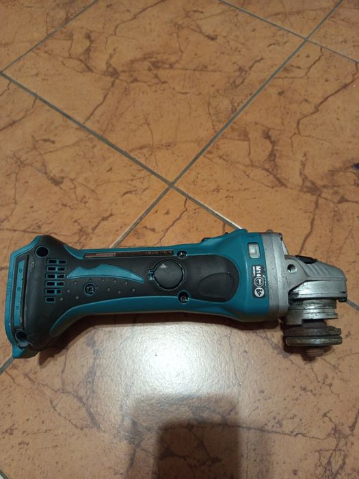 Szlifierka akumulatorowa Makita DGA452