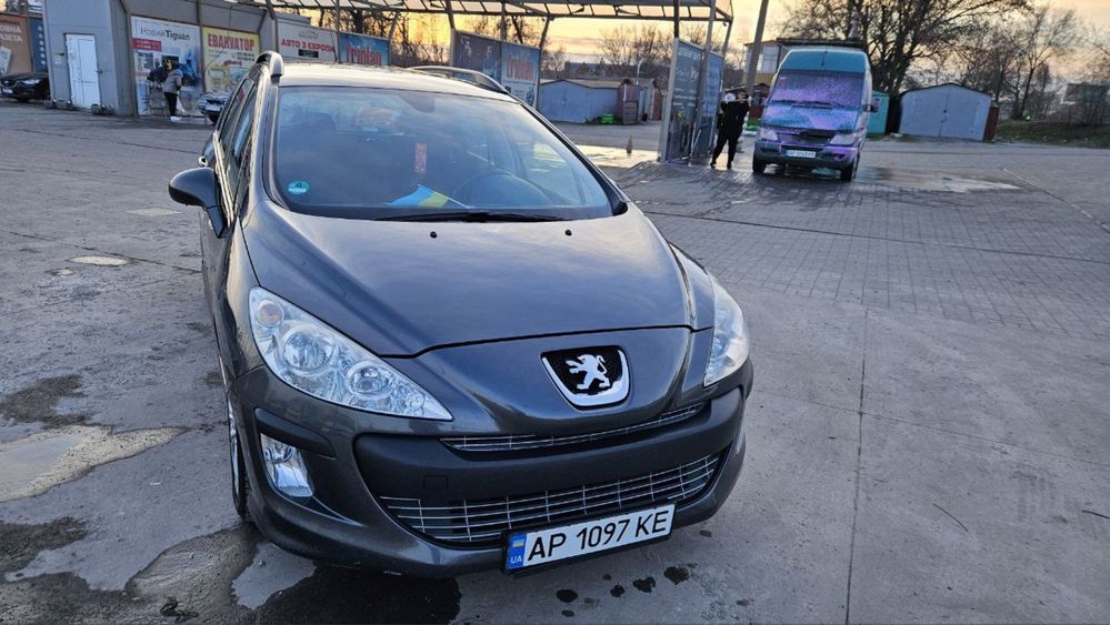 Peugeot 308 (2011 год) 1.6 дизель